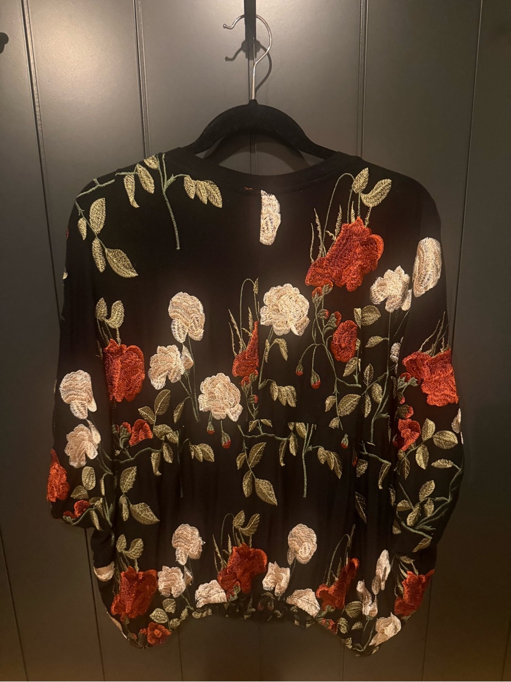 🌹 Anthropologie Akemi & Kin Allies Black Floral V-Neck Embroidered Blouse - Picture 9 of 14